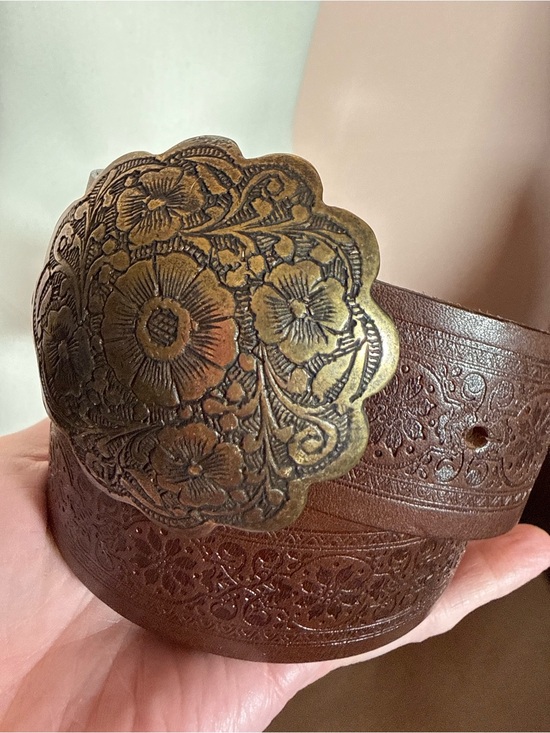 Garnet Hill Accessories - Garnet hill southwestern tooled leather oversized brass flower buckle belt